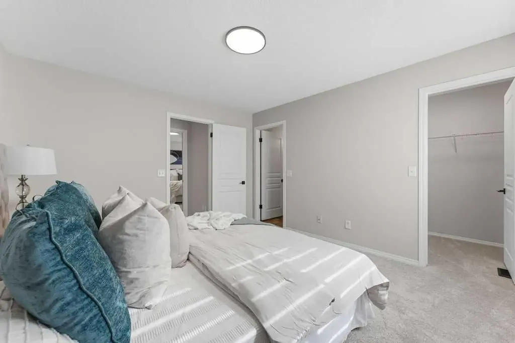 115 Elgin Meadows View SE Calgary AB T2Z0E9