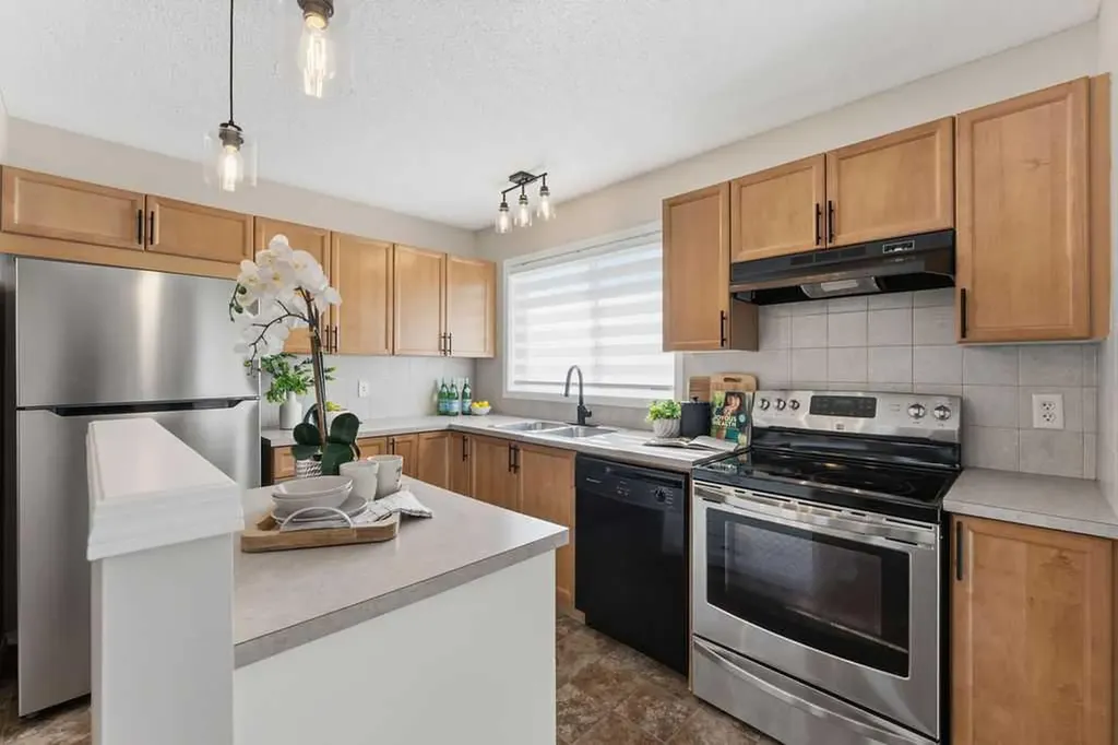 115 Elgin Meadows View SE Calgary AB T2Z0E9
