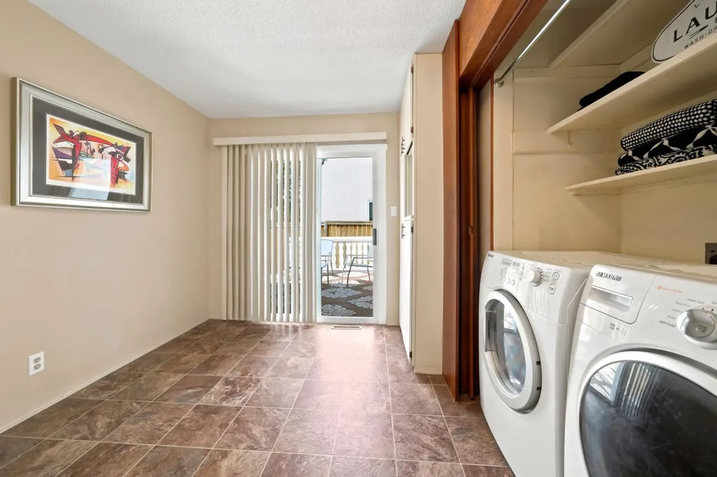 4233 33 Street Red Deer AB T4N 0N1