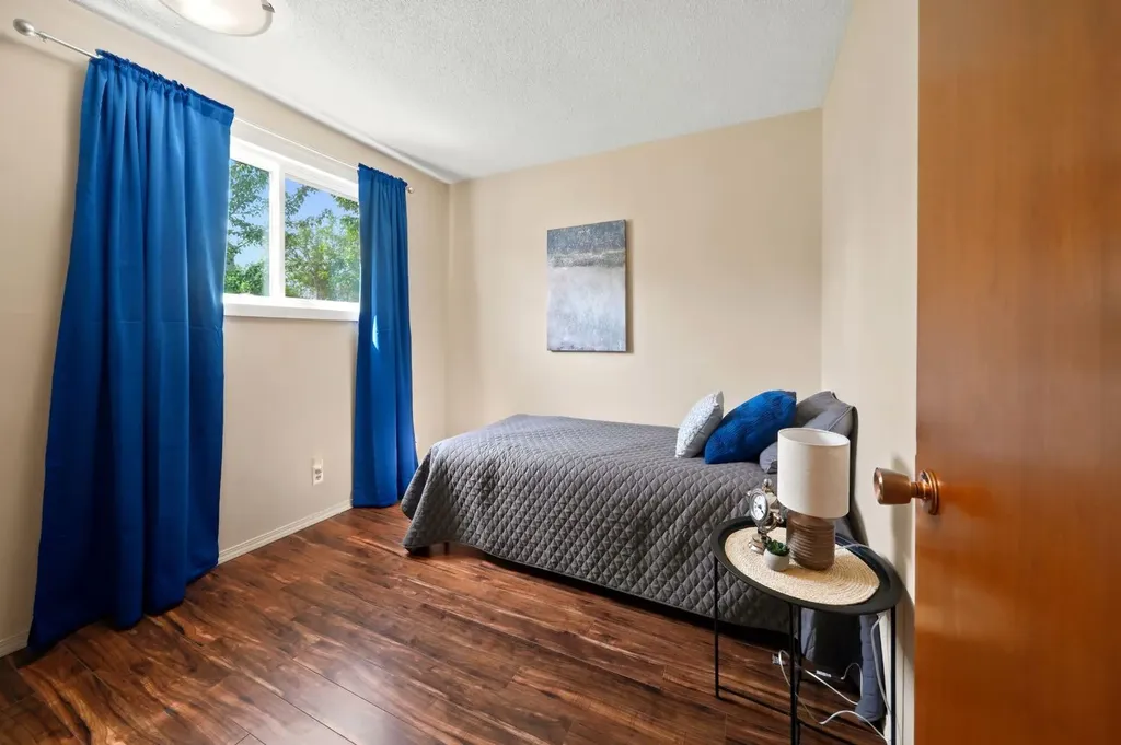 4233 33 Street Red Deer AB T4N 0N1