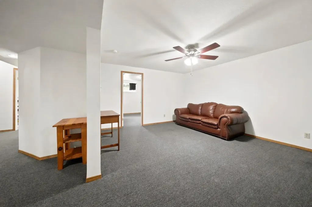 4233 33 Street Red Deer AB T4N 0N1