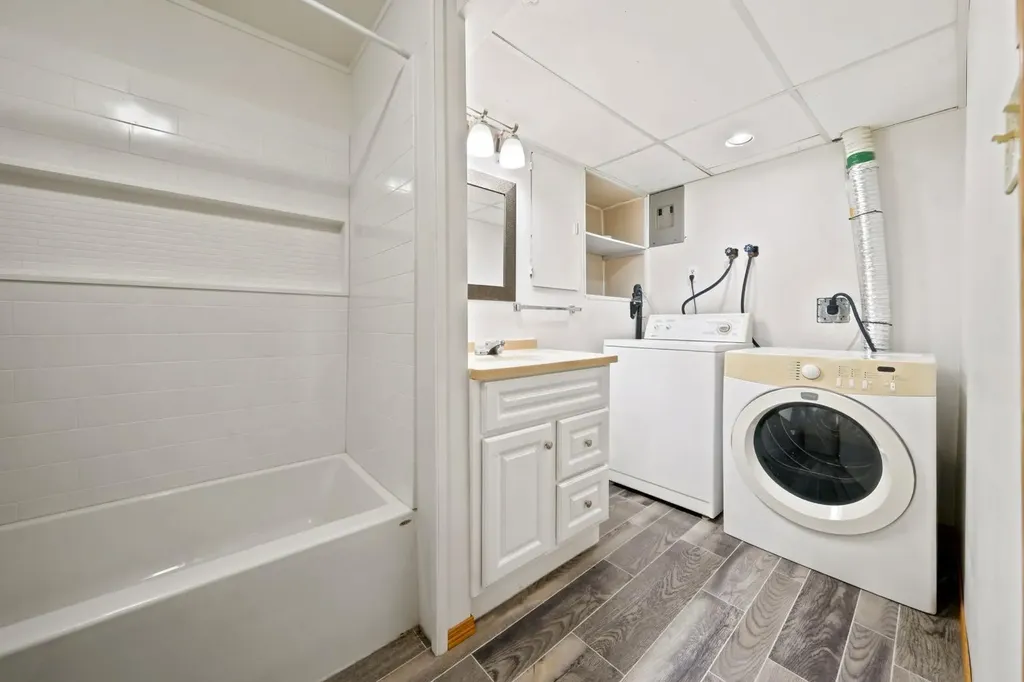 4233 33 Street Red Deer AB T4N 0N1