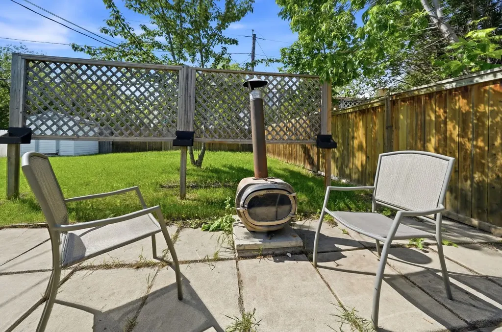 4233 33 Street Red Deer AB T4N 0N1