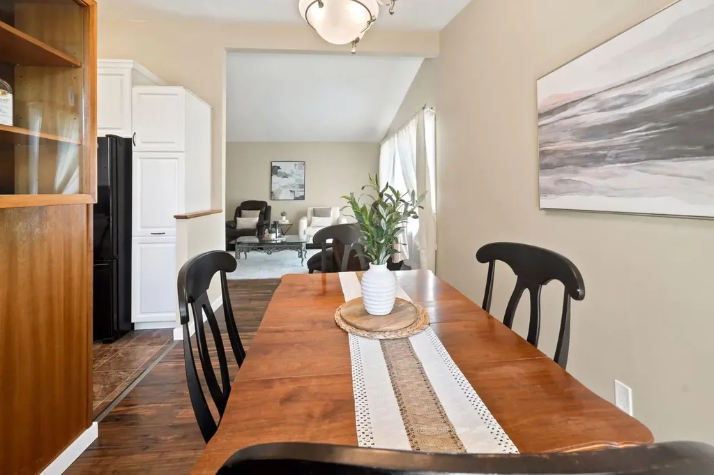 4233 33 Street Red Deer AB T4N 0N1