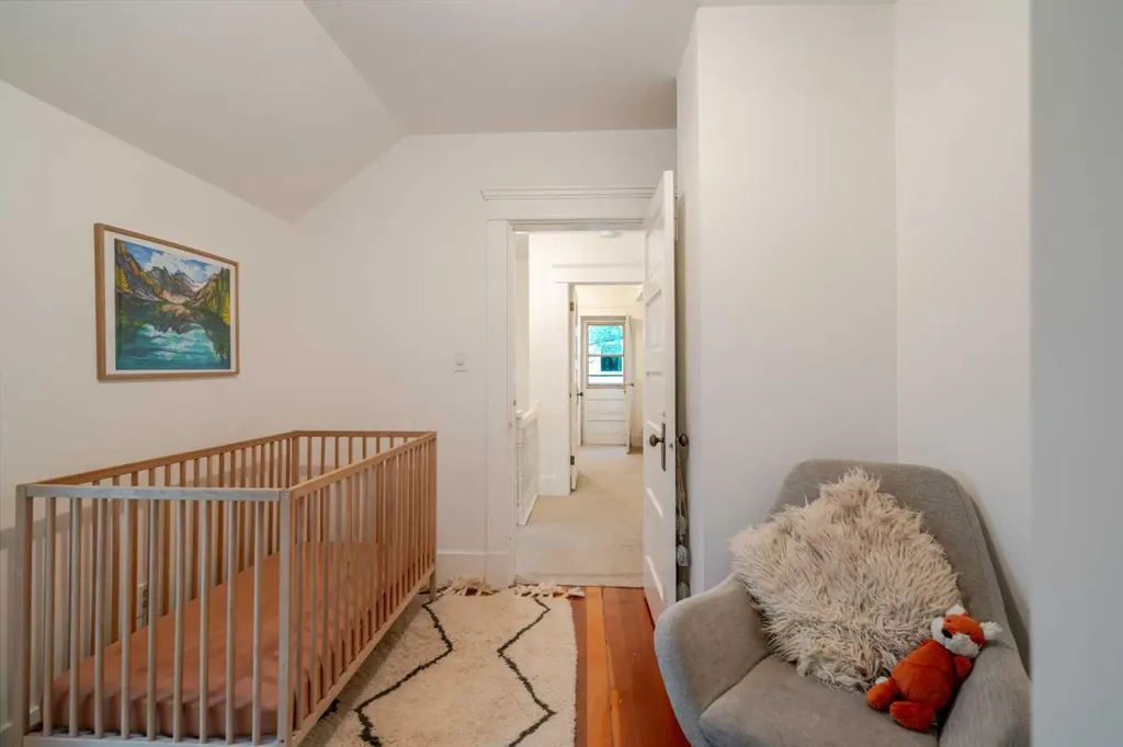 439 12 Street NW Calgary AB T2N 1Y9