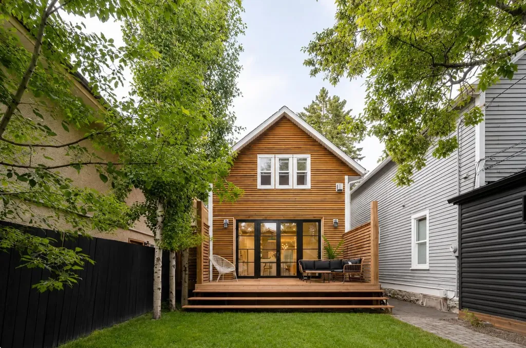 439 12 Street NW Calgary AB T2N 1Y9