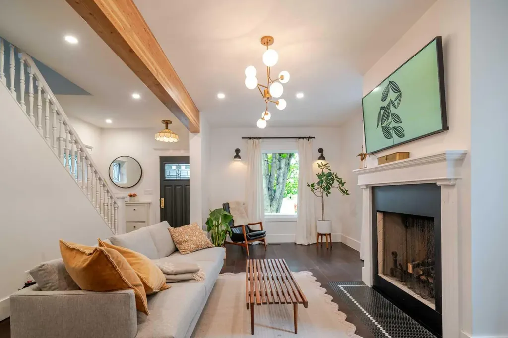 439 12 Street NW Calgary AB T2N 1Y9