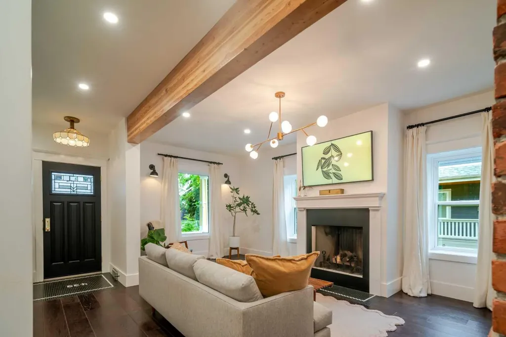 439 12 Street NW Calgary AB T2N 1Y9