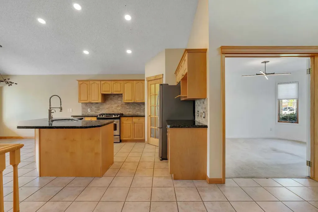 10272 Tuscany Hills Way Calgary AB T3L2G5
