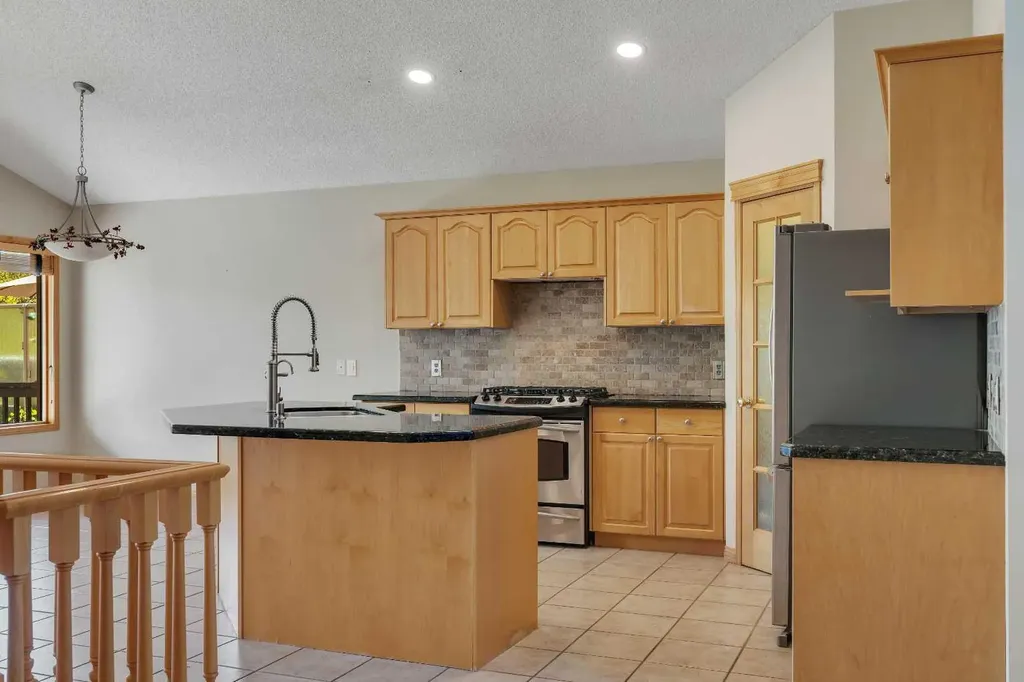 10272 Tuscany Hills Way Calgary AB T3L2G5