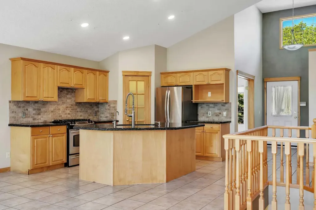 10272 Tuscany Hills Way Calgary AB T3L2G5