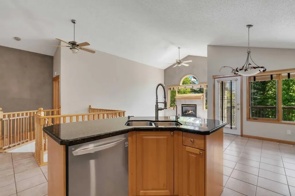 10272 Tuscany Hills Way Calgary AB T3L2G5