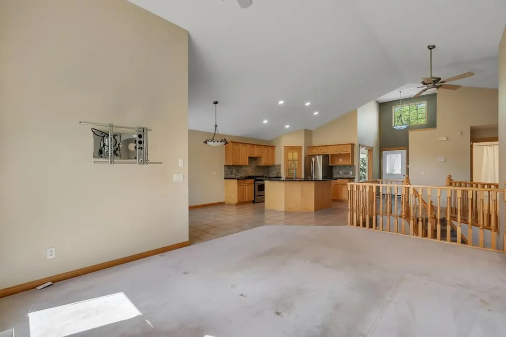10272 Tuscany Hills Way Calgary AB T3L2G5