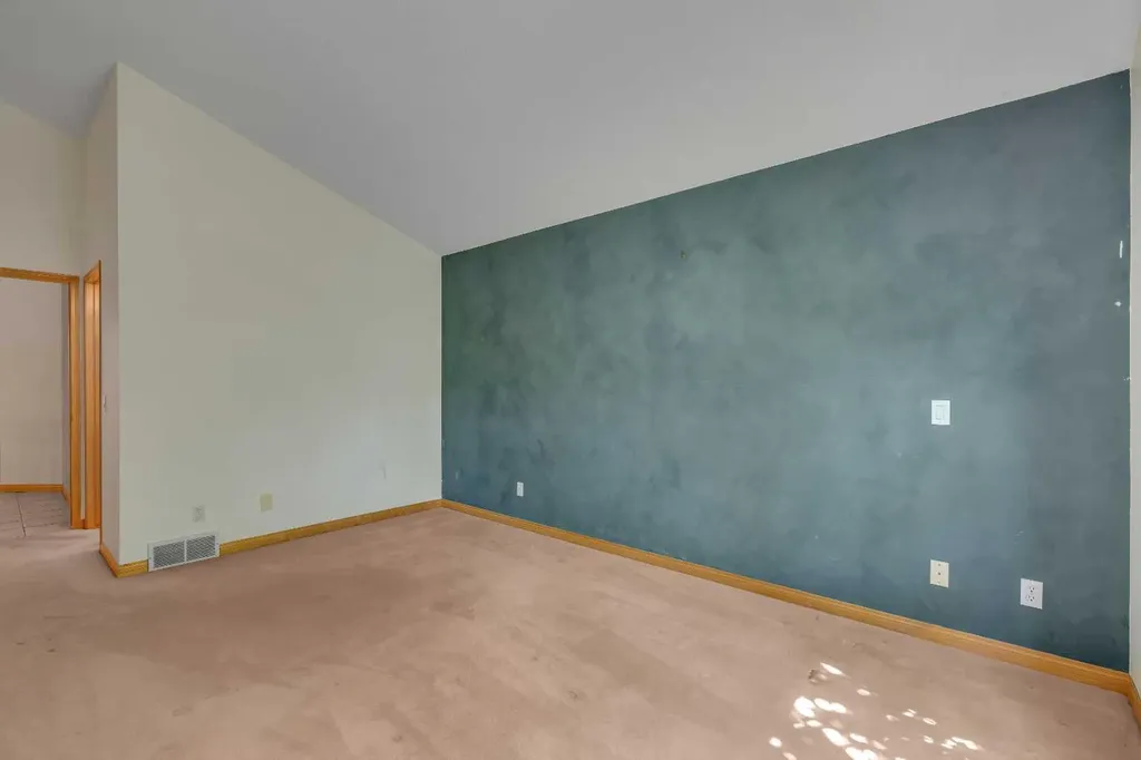 10272 Tuscany Hills Way Calgary AB T3L2G5