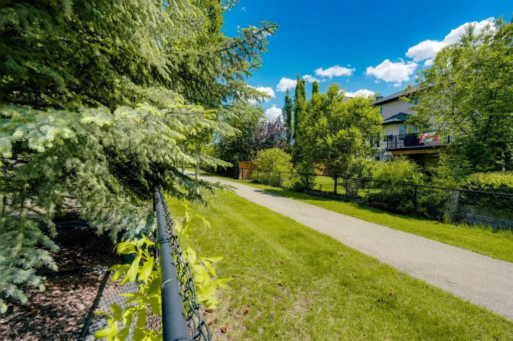 10272 Tuscany Hills Way Calgary AB T3L2G5