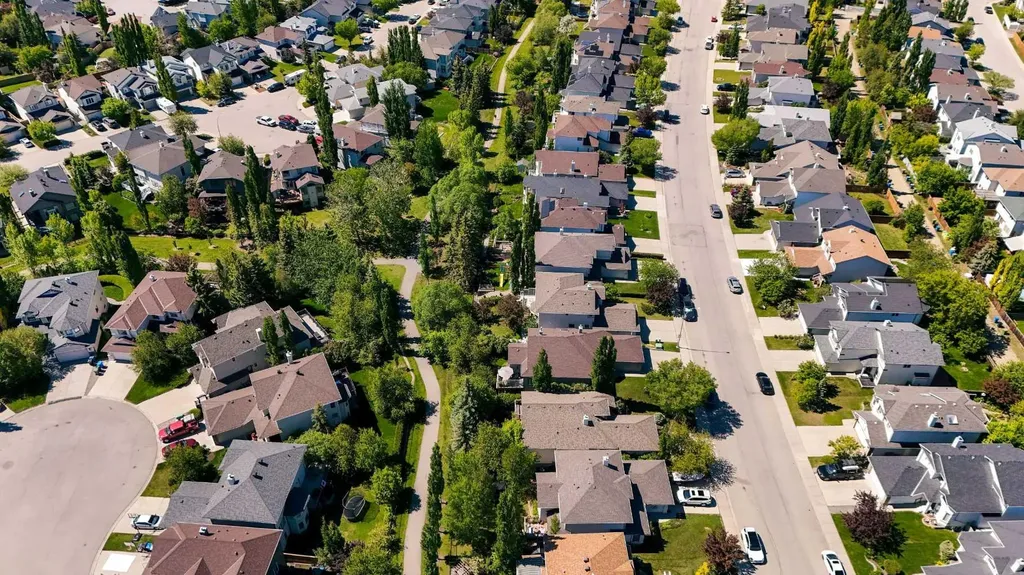 10272 Tuscany Hills Way Calgary AB T3L2G5