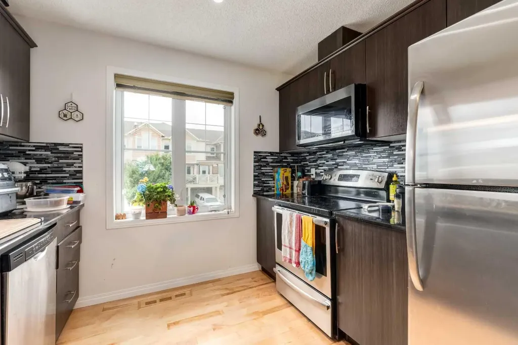 162 Windstone Mews SW Airdrie AB T4B 3X4