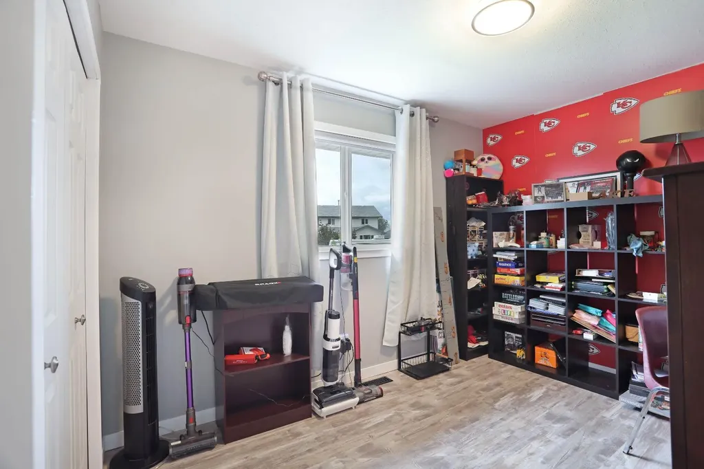 23 Upland Place Brooks AB T1R 1M9