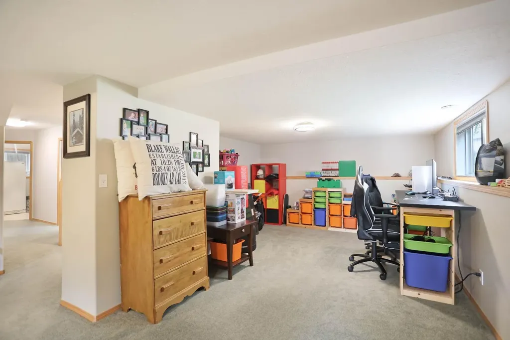 23 Upland Place Brooks AB T1R 1M9