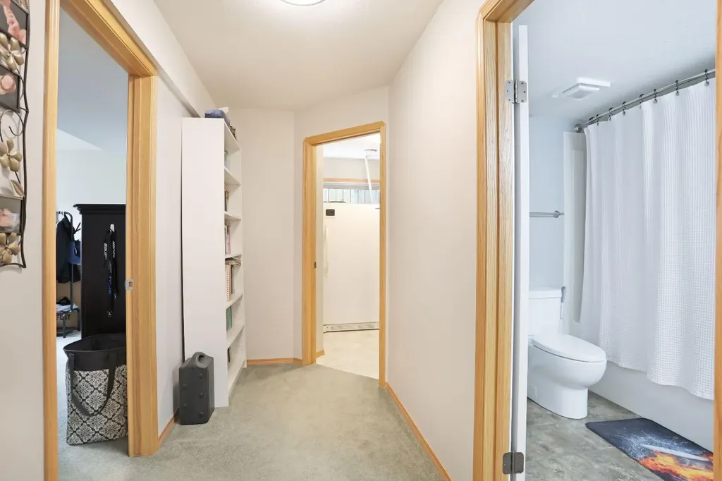 23 Upland Place Brooks AB T1R 1M9