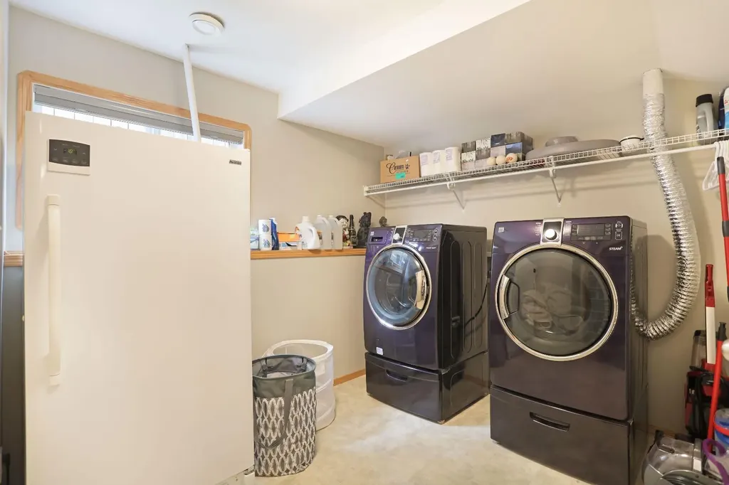 23 Upland Place Brooks AB T1R 1M9