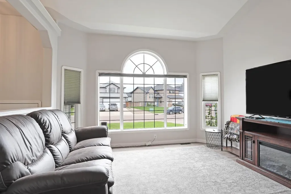 23 Upland Place Brooks AB T1R 1M9