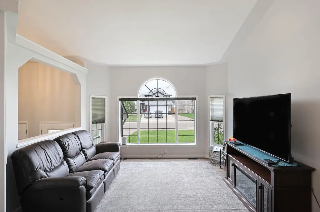 23 Upland Place Brooks AB T1R 1M9