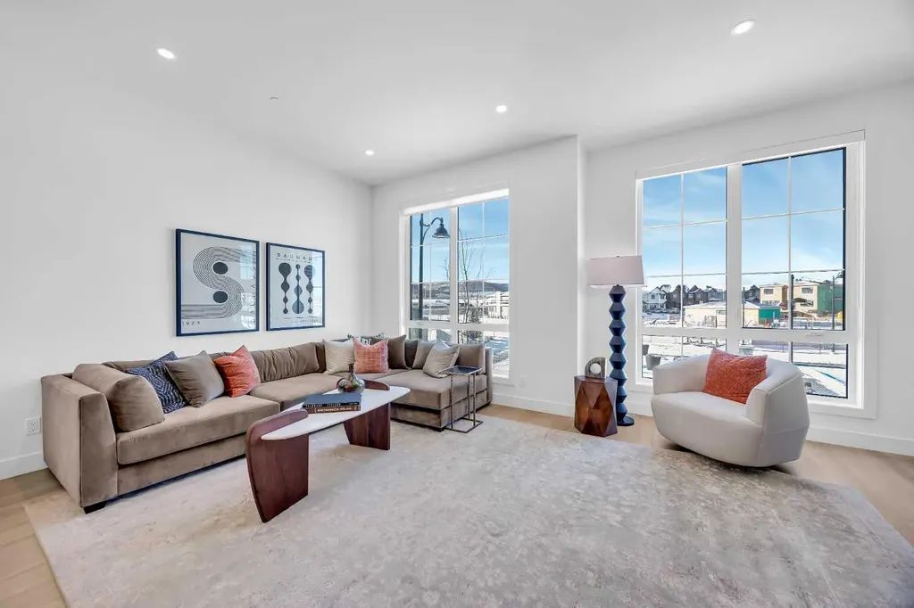 133 Greenwich Common NW Calgary AB T3B 6P1