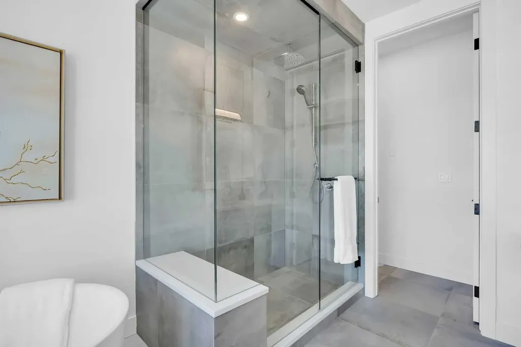 133 Greenwich Common NW Calgary AB T3B 6P1