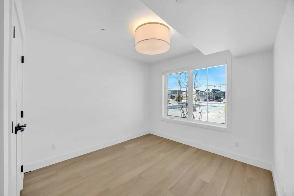 133 Greenwich Common NW Calgary AB T3B 6P1