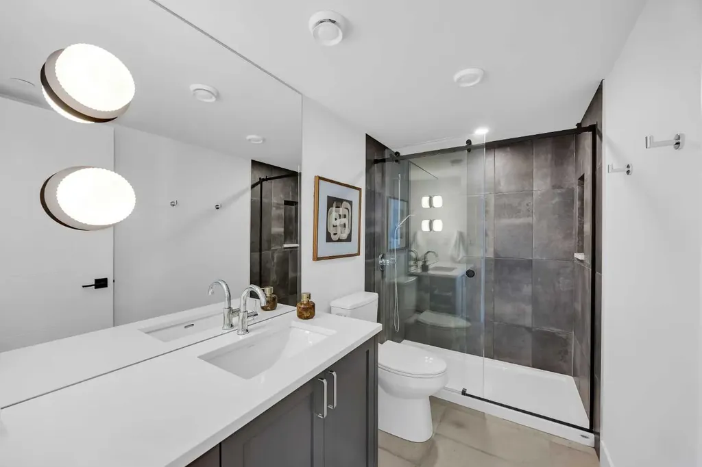 133 Greenwich Common NW Calgary AB T3B 6P1