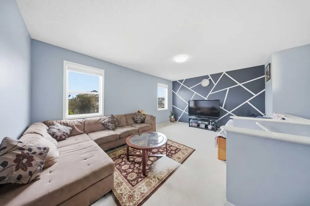 19 Martha's Meadow Close Calgary AB T3J 4N7