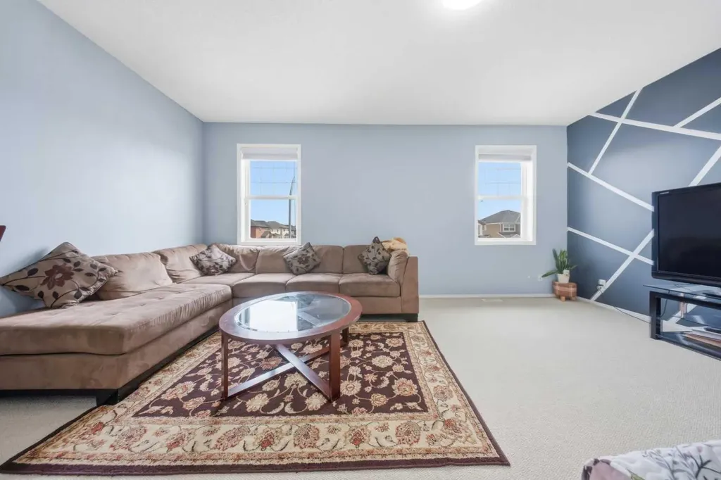 19 Martha's Meadow Close Calgary AB T3J 4N7