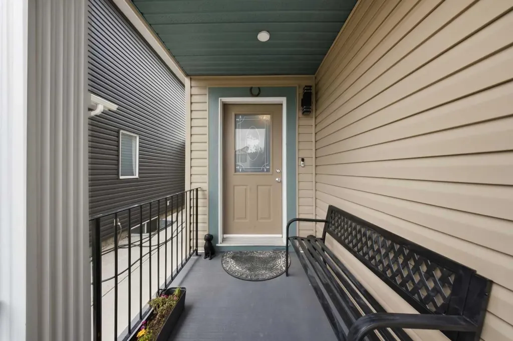 19 Martha's Meadow Close Calgary AB T3J 4N7