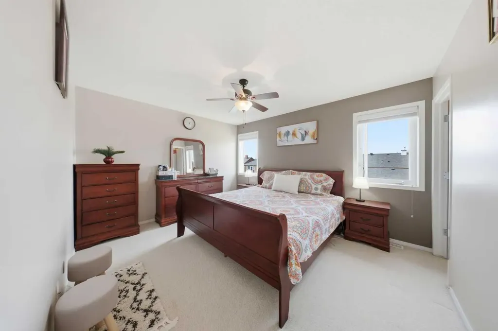 19 Martha's Meadow Close Calgary AB T3J 4N7
