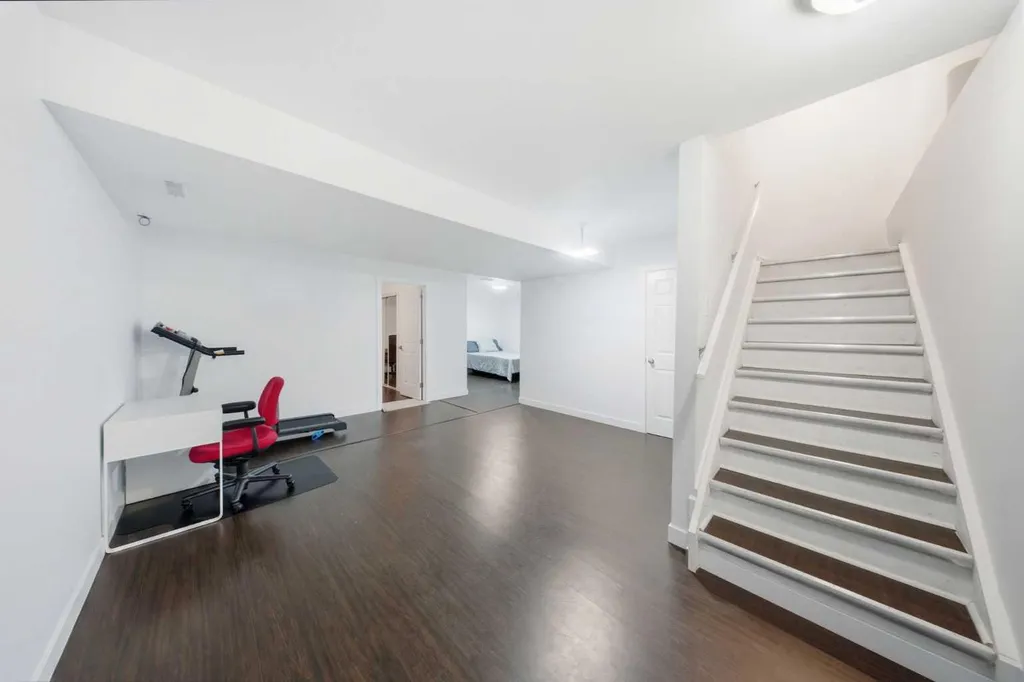 19 Martha's Meadow Close Calgary AB T3J 4N7