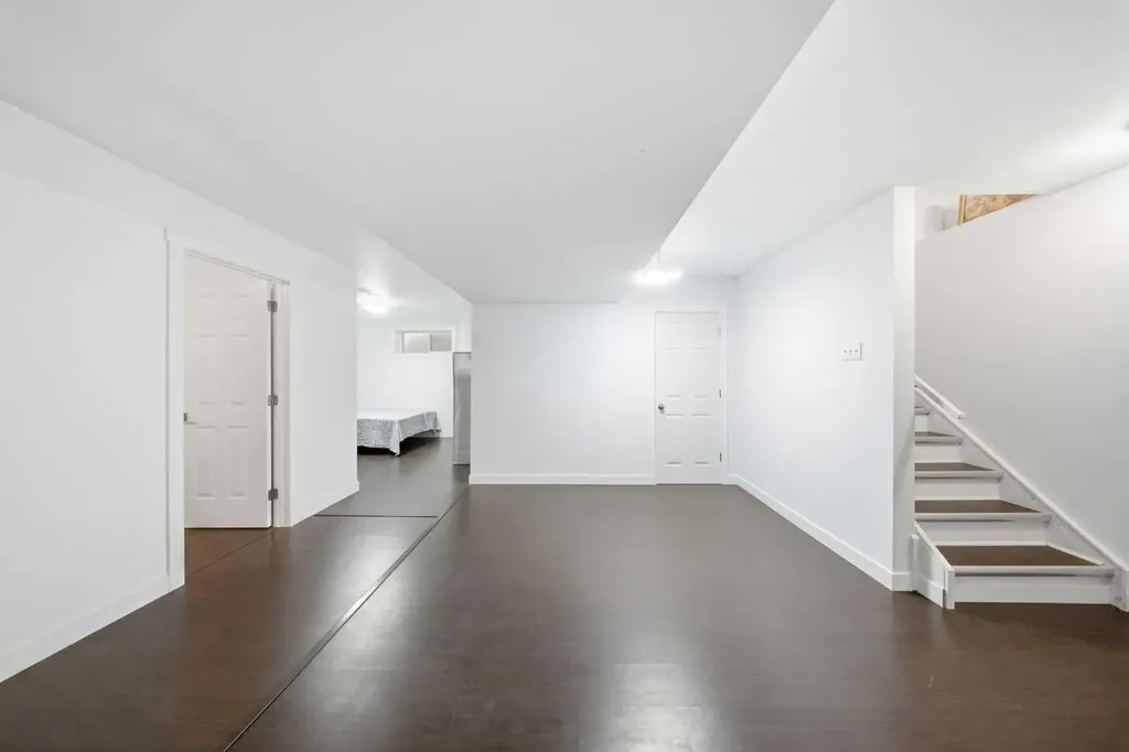 19 Martha's Meadow Close Calgary AB T3J 4N7