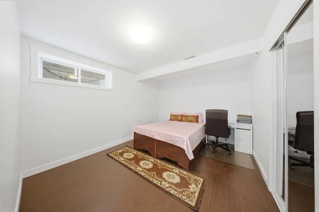 19 Martha's Meadow Close Calgary AB T3J 4N7