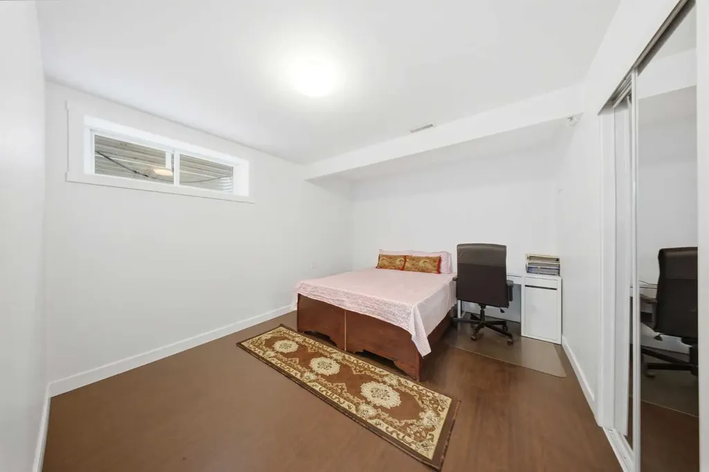 19 Martha's Meadow Close Calgary AB T3J 4N7
