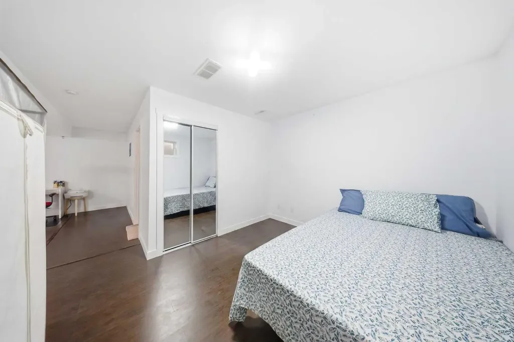 19 Martha's Meadow Close Calgary AB T3J 4N7