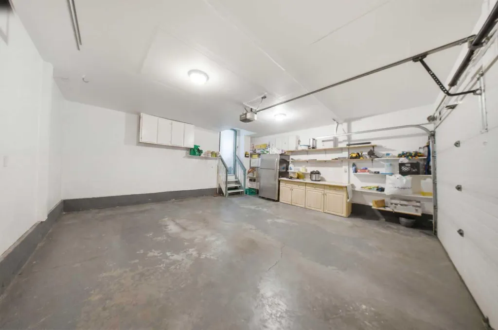 19 Martha's Meadow Close Calgary AB T3J 4N7