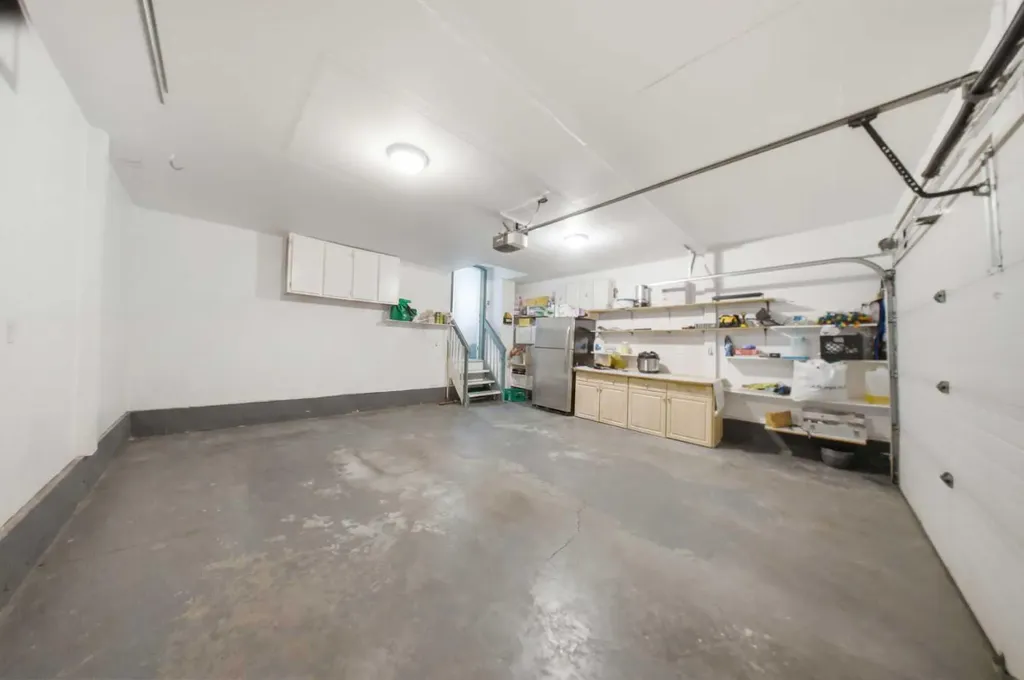 19 Martha's Meadow Close Calgary AB T3J 4N7