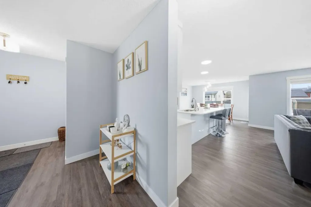 19 Martha's Meadow Close Calgary AB T3J 4N7