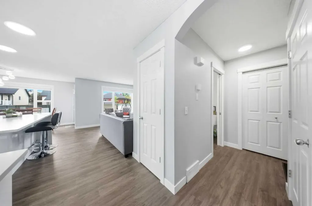 19 Martha's Meadow Close Calgary AB T3J 4N7