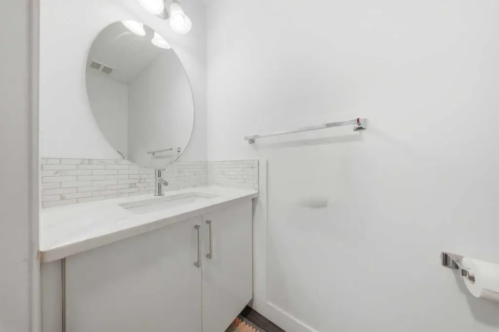 19 Martha's Meadow Close Calgary AB T3J 4N7