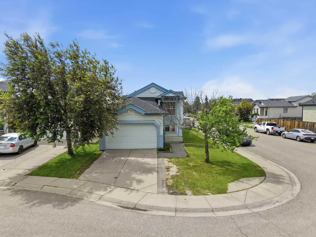 33 Martin Crossing Green NE Calgary AB T3J 3P1