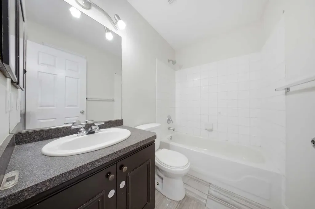 33 Martin Crossing Green NE Calgary AB T3J 3P1