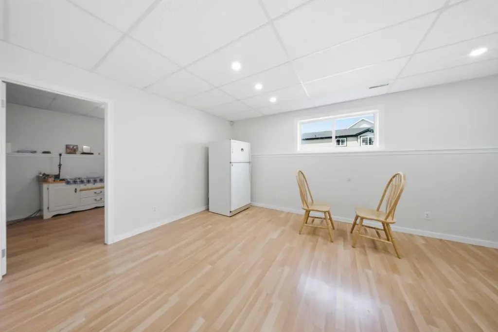 33 Martin Crossing Green NE Calgary AB T3J 3P1