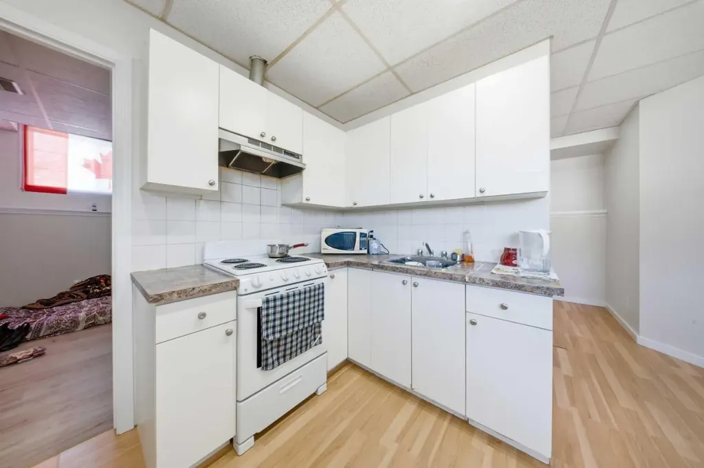 33 Martin Crossing Green NE Calgary AB T3J 3P1
