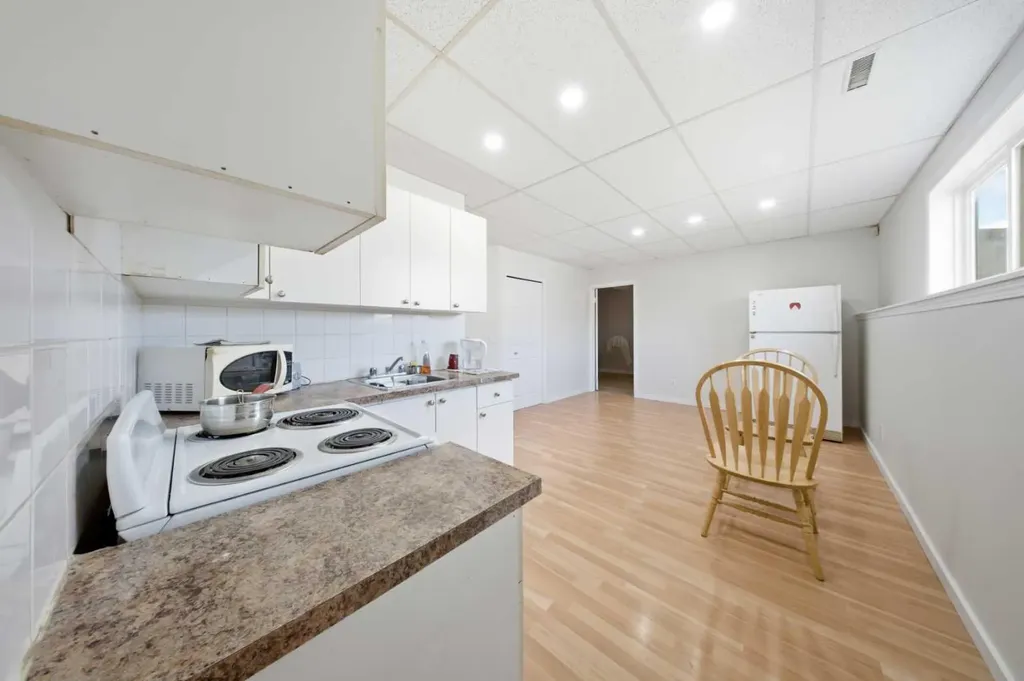 33 Martin Crossing Green NE Calgary AB T3J 3P1